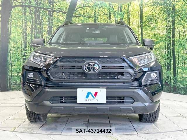 Toyota RAV4 2023-04 208217-14