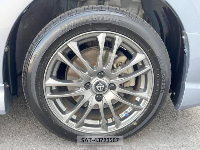 Toyota RACTIS 2009-06 282643-13
