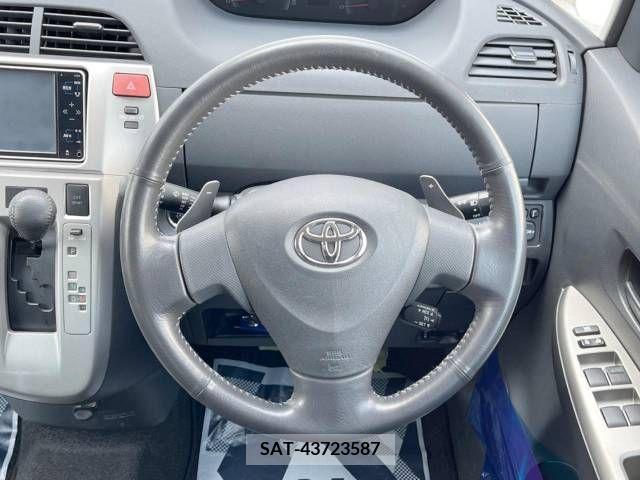 Toyota RACTIS 2009-06 282643-11