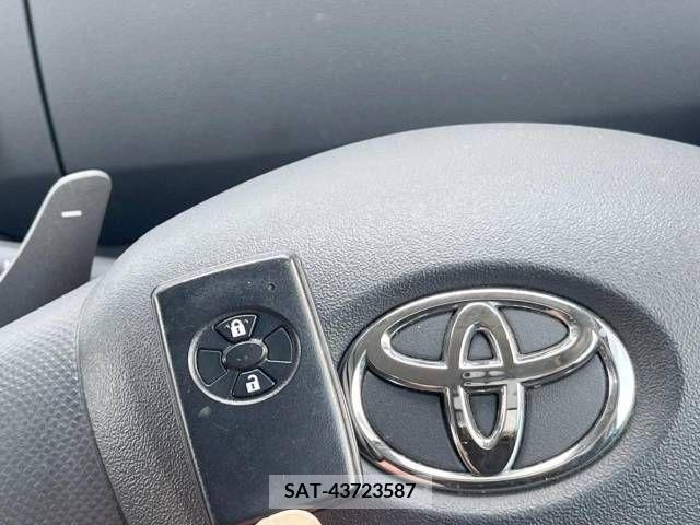 Toyota RACTIS 2009-06 282643-7