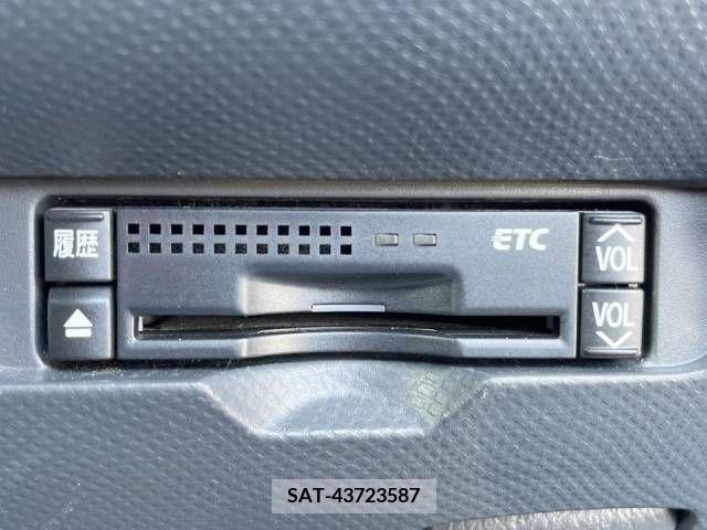 Toyota RACTIS 2009-06 282643-4