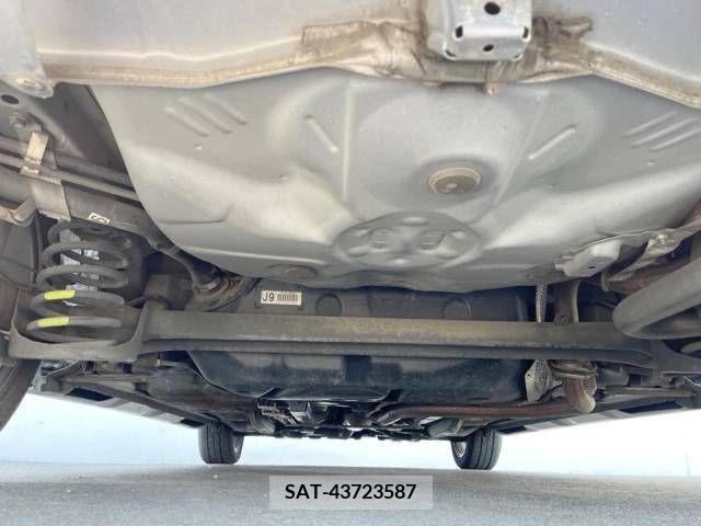 Toyota RACTIS 2009-06 282643-19