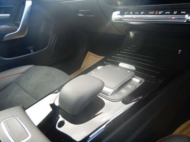 Mercedes Benz CLA-CLASS 2022-10 21516-20