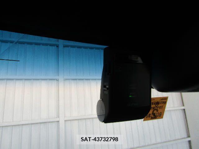 Honda N BOX CUSTOM 2019-02 210884-11