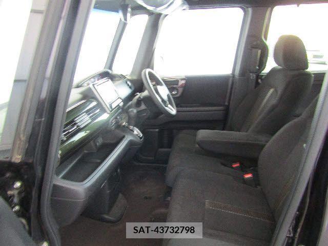 Honda N BOX CUSTOM 2019-02 210884-12