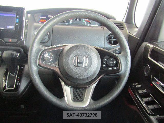 Honda N BOX CUSTOM 2019-02 210884-13