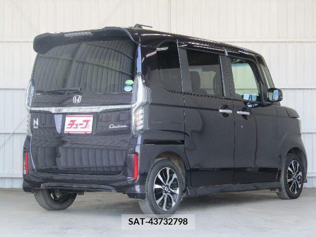 Honda N BOX CUSTOM 2019-02 210884-2