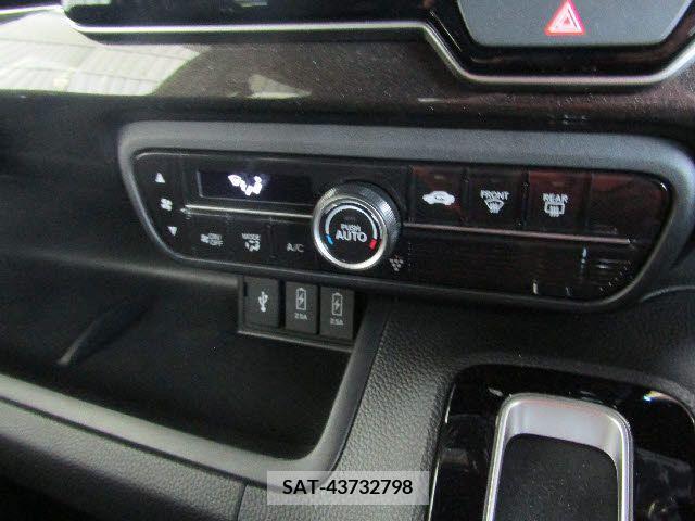 Honda N BOX CUSTOM 2019-02 210884-14