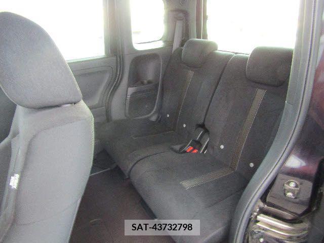 Honda N BOX CUSTOM 2019-02 210884-18