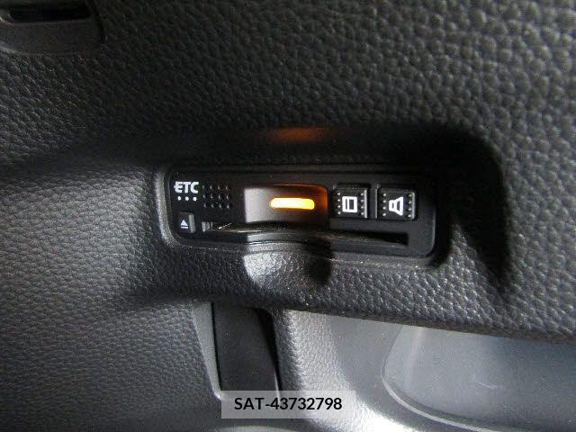Honda N BOX CUSTOM 2019-02 210884-17