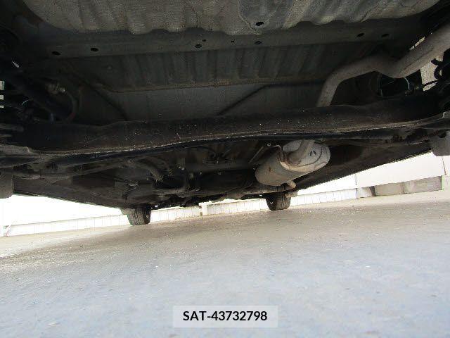 Honda N BOX CUSTOM 2019-02 210884-25