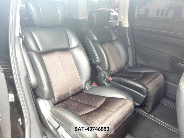 Nissan ELGRAND 2014-06 330277-12
