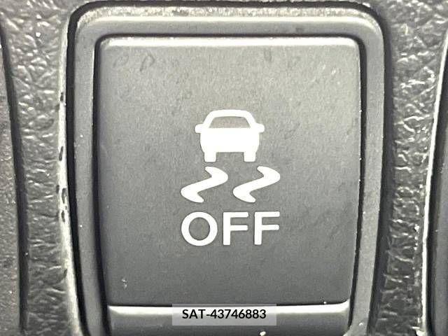 Nissan ELGRAND 2014-06 330277-7