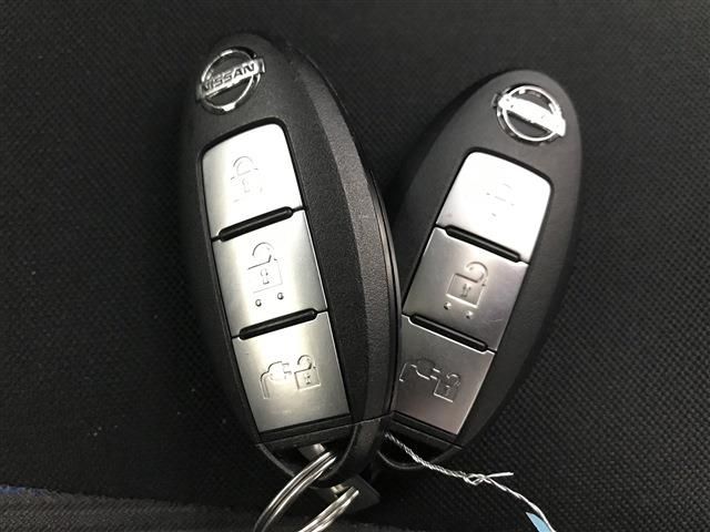 Nissan LEAF 2018-08 6490-23