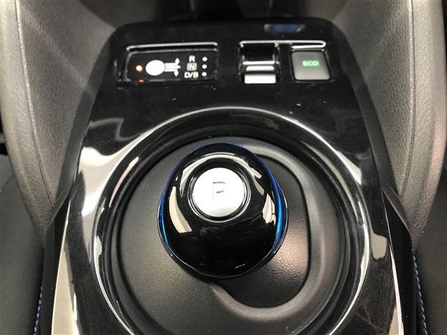Nissan LEAF 2018-08 6490-16