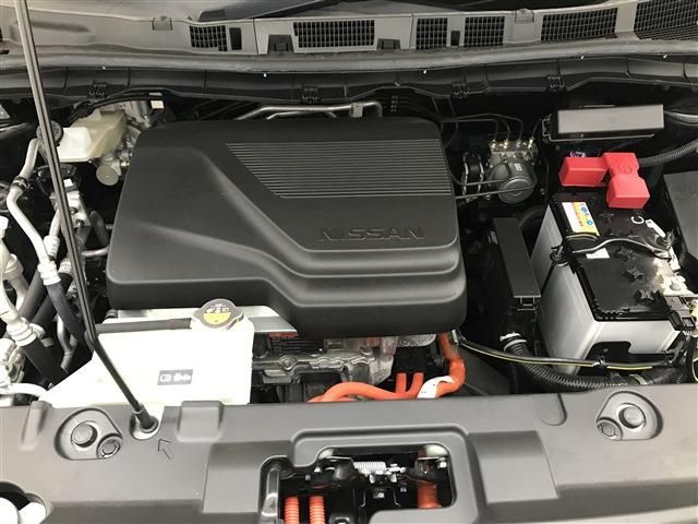 Nissan LEAF 2018-08 6490-25