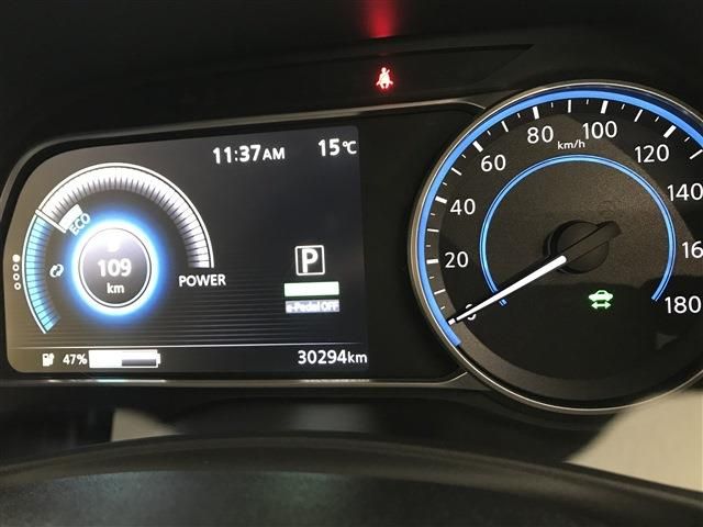 Nissan LEAF 2018-08 6490-21