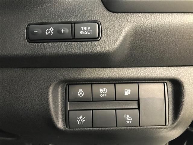 Nissan LEAF 2018-08 6490-18