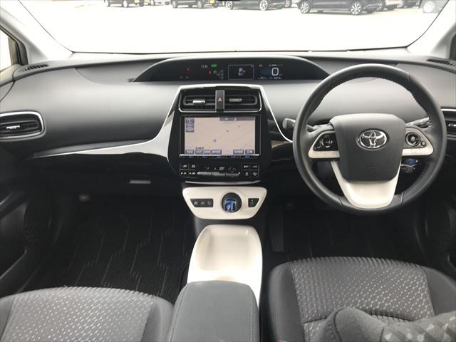 Toyota PRIUS 2016-07 7708-9