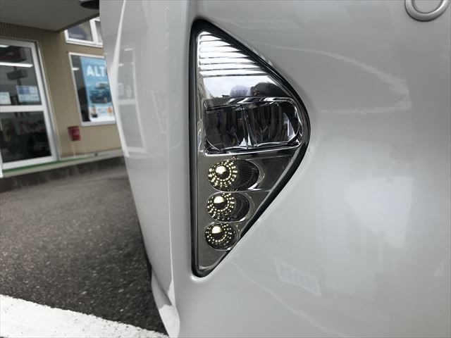Toyota PRIUS 2016-07 7708-4