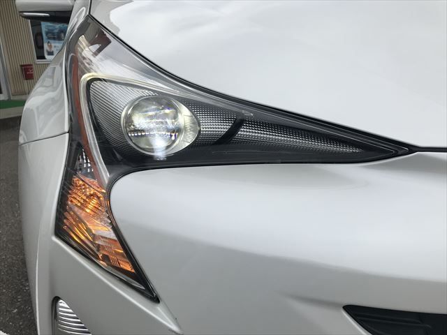 Toyota PRIUS 2016-07 7708-3