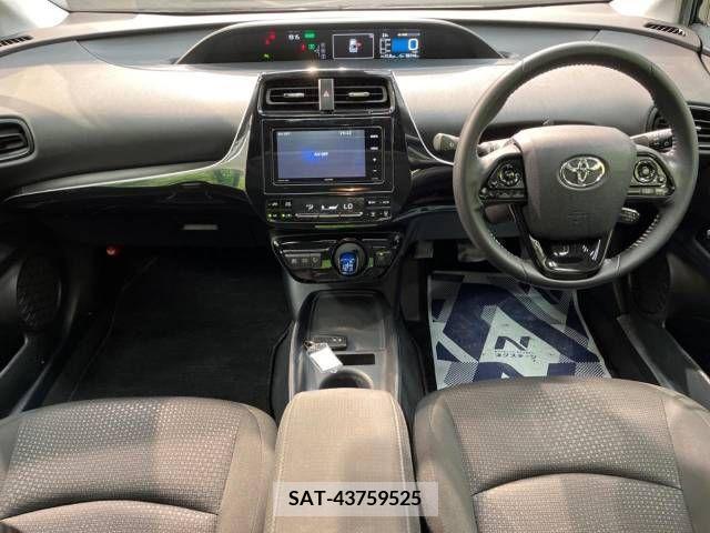 Toyota PRIUS 2019-06 330462-1
