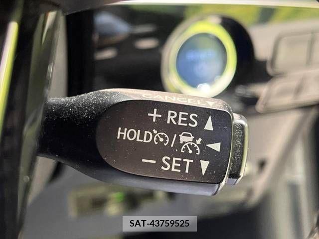 Toyota PRIUS 2019-06 330462-5