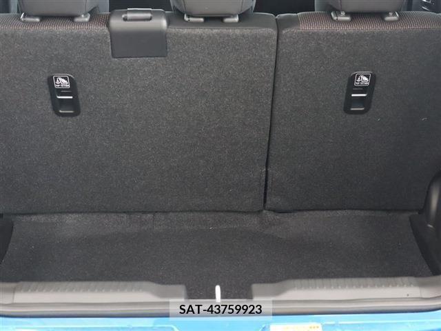 Suzuki SWIFT 2023-08 320839-15