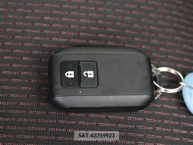 Suzuki SWIFT 2023-08 320839-14