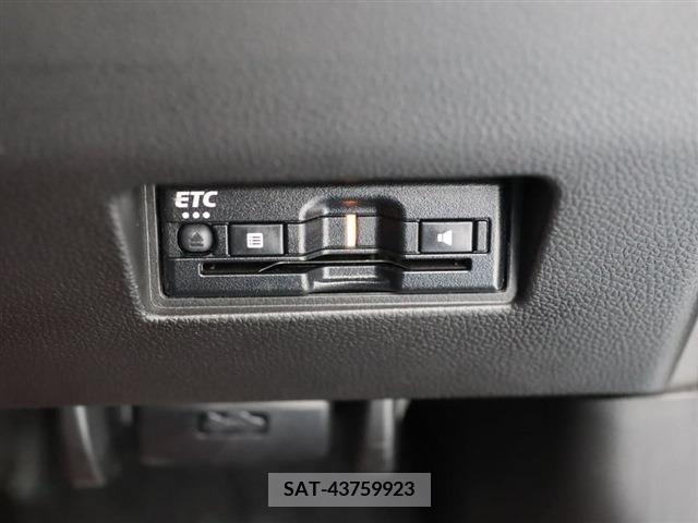 Suzuki SWIFT 2023-08 320839-4