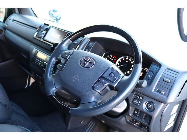 Toyota HIACE VAN 2022-01 18175-6