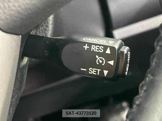Toyota ESQUIRE 2018-09 215351-6