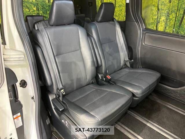 Toyota ESQUIRE 2018-09 215351-9