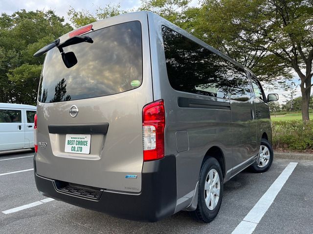 Nissan NV350 Caravan 2012-10 9506-4
