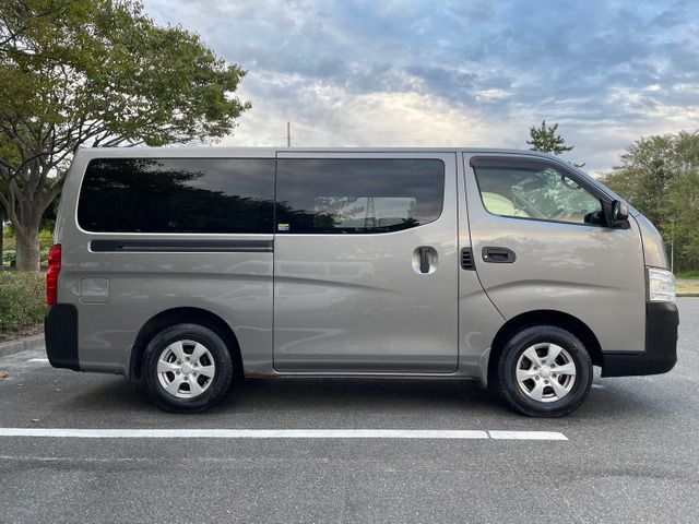 Nissan NV350 Caravan 2012-10 9506-7