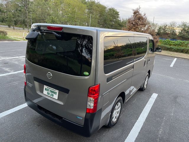 Nissan NV350 Caravan 2012-10 9506-12