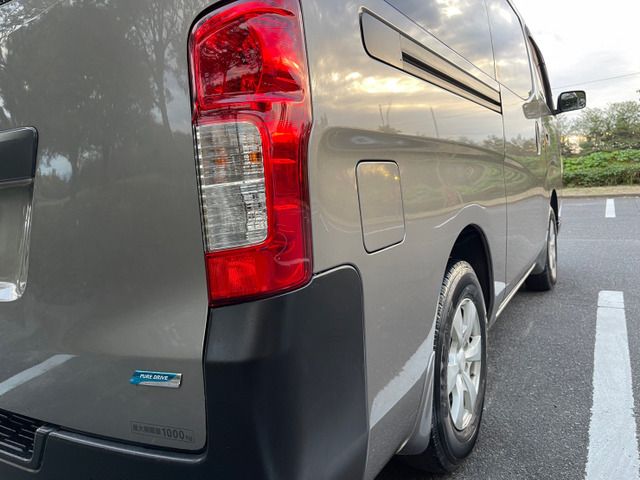 Nissan NV350 Caravan 2012-10 9506-19