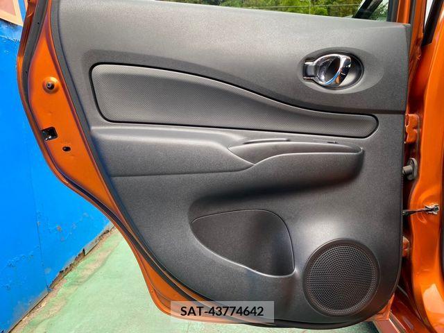 Nissan NOTE 2016-11 379608-11