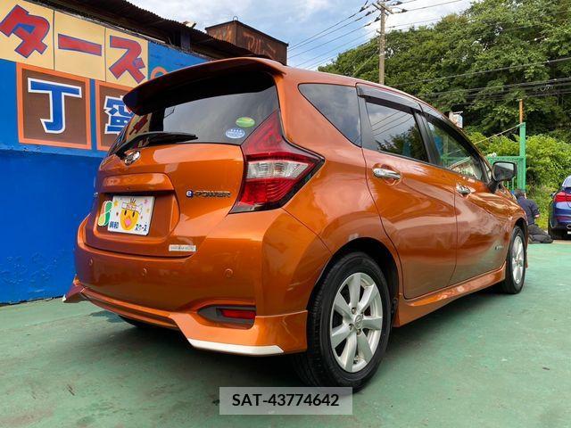 Nissan NOTE 2016-11 379608-5