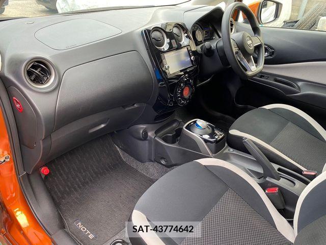 Nissan NOTE 2016-11 379608-9