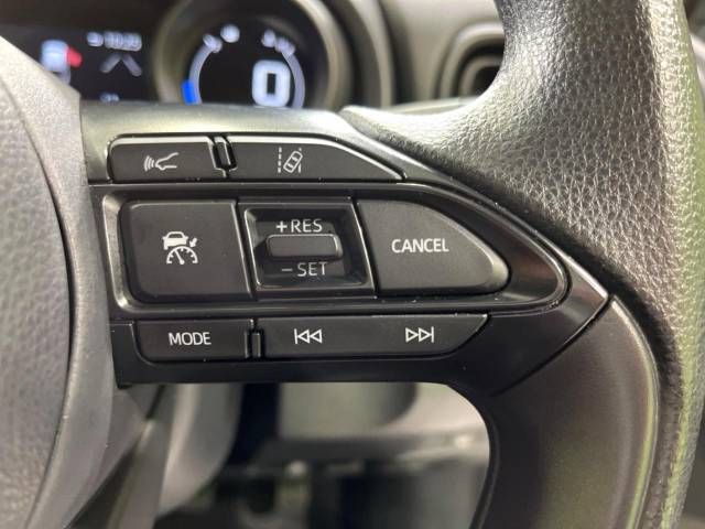 Toyota YARIS CROSS 2023-04 194217-5
