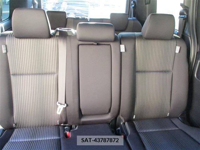 Toyota VOXY 2019-08 203307-17