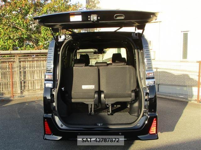 Toyota VOXY 2019-08 203307-12