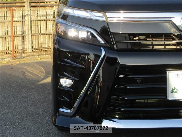 Toyota VOXY 2019-08 203307-8