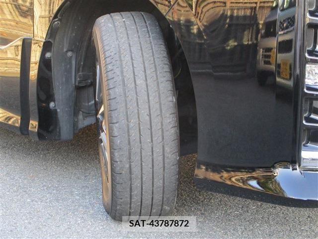 Toyota VOXY 2019-08 203307-9