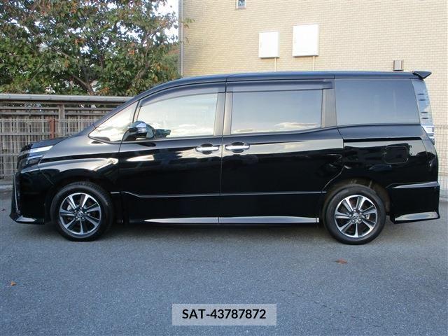 Toyota VOXY 2019-08 203307-3