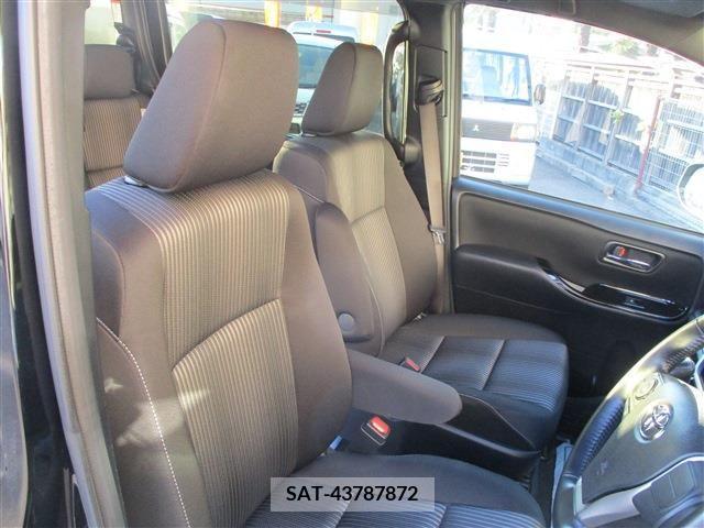 Toyota VOXY 2019-08 203307-18
