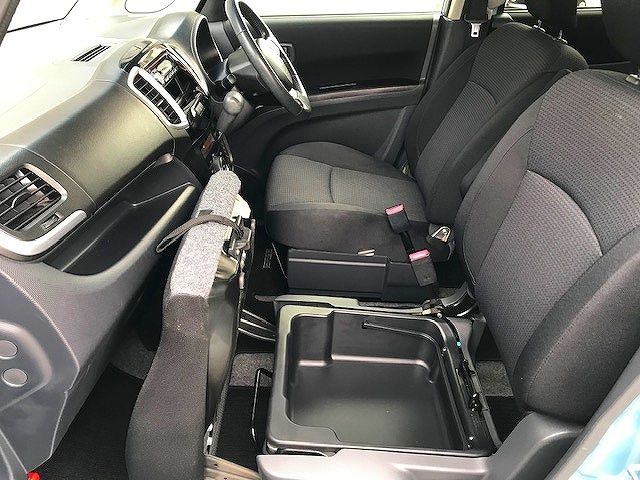 Mitsubishi DELICA D2 2014-08 27612-17