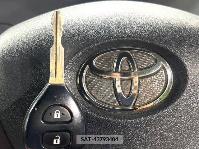 Toyota VITZ 2010-08 370149-7