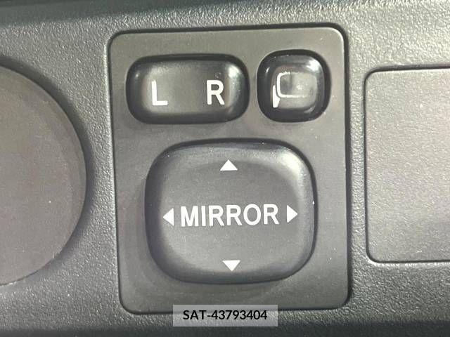 Toyota VITZ 2010-08 370149-6
